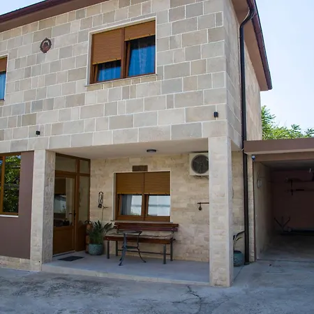 Dva Mosta