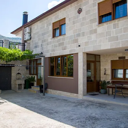 Apartament Dva Mosta